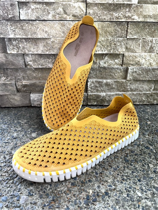 Ilse Jacobsen Shoes - Ilse Jacobsen Yellow Suede Slip-On Sneakers 39 (9)